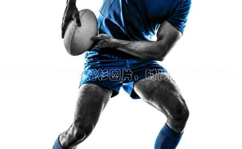 3377体育官网址华扬联众女生穿足球运动帽衫图片，时尚穿搭灵感大！